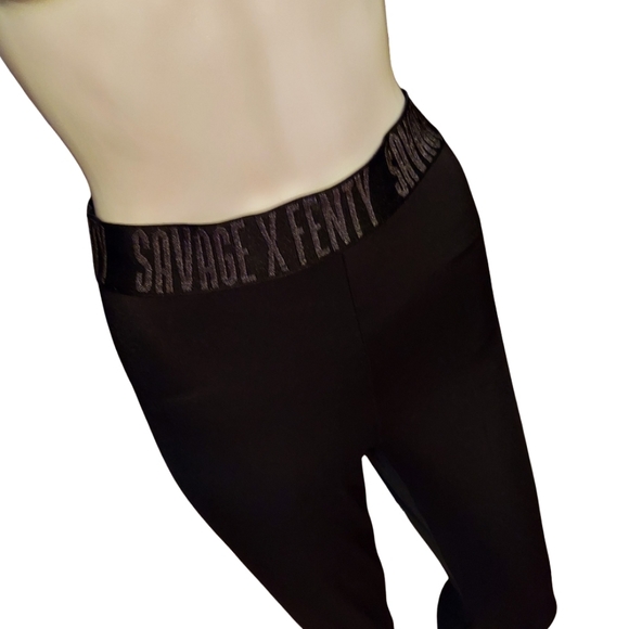 Savage X Fenty Logo Leggings In Black - Picture 3 of 16